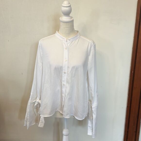 BCBGMAXAZRIA white long sleeve henley collar button front blouse Size S New - Picture 2 of 12